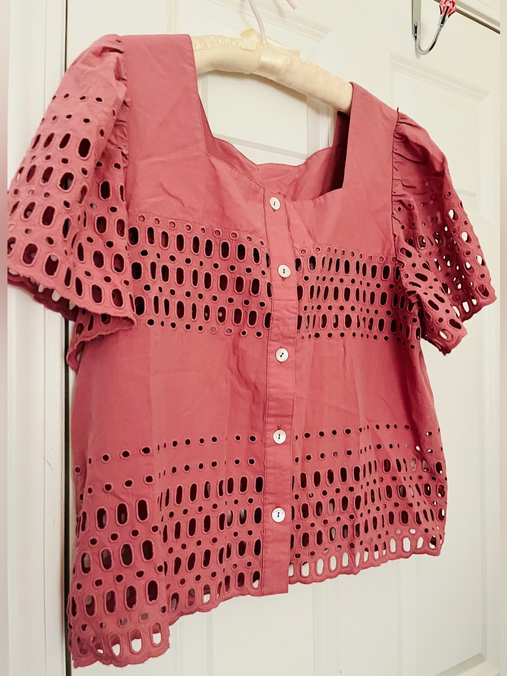 NWT Lucky & Coco Square-Neck Eyelet MOP Button-Front Blouse in Dusty Rose